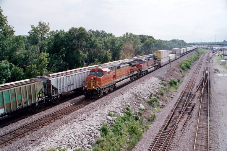 Burlington Northern Santa Fe at Aurora, IL
